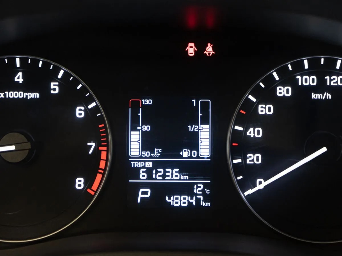 Hyundai Creta 2017, (Серебряный) с пробегом 48 847 км в Новосибирске